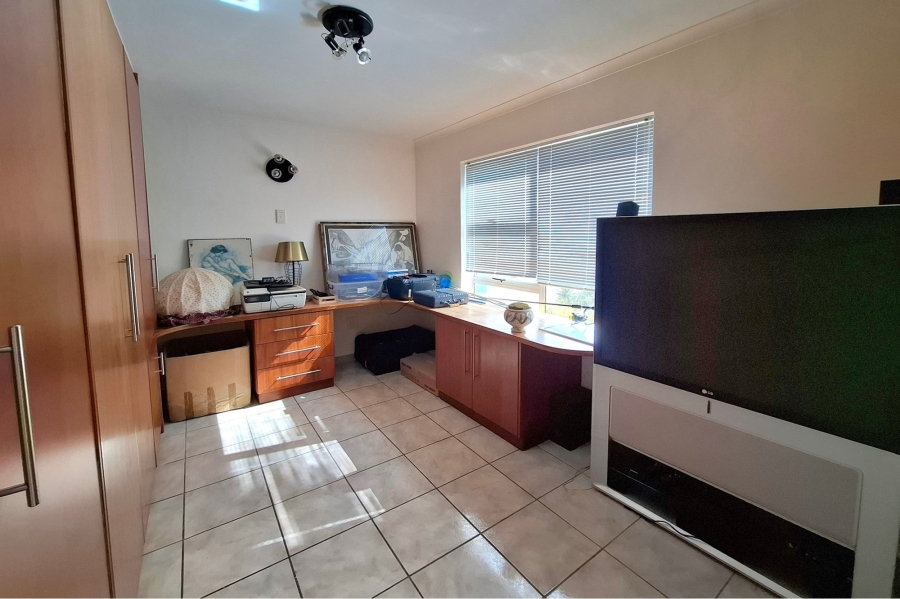 5 Bedroom Property for Sale in Bettys Bay Western Cape